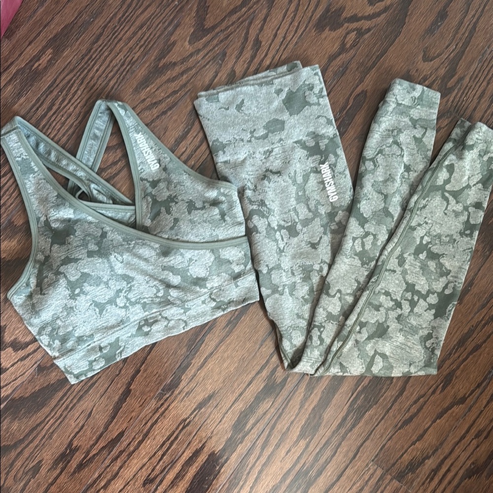 Gym shark Camouflage Sports Bra and Leggings Set